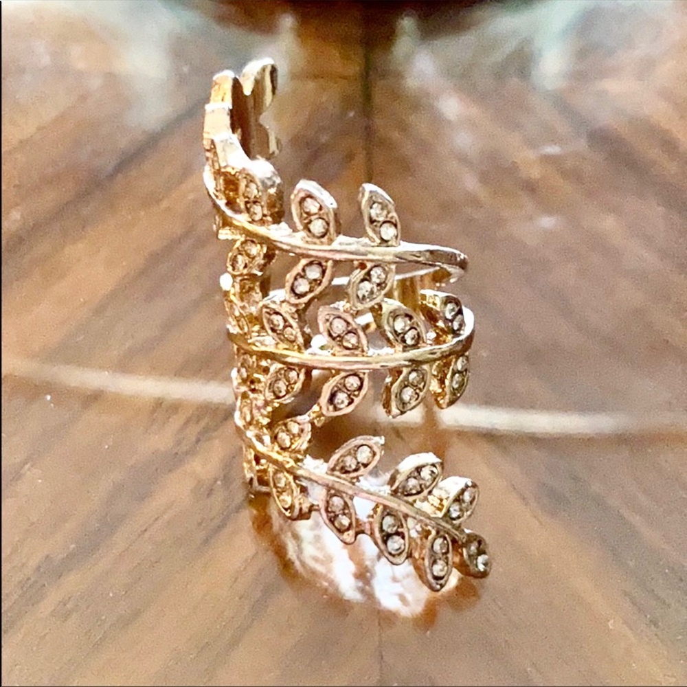 5/20 VTG Gold Tone Fashion Ring w/ Rhinestones